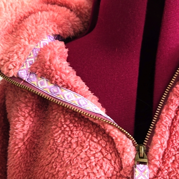 Simply Southern Medium Sherpa Pink Ombre Pullover - Picture 9 of 9